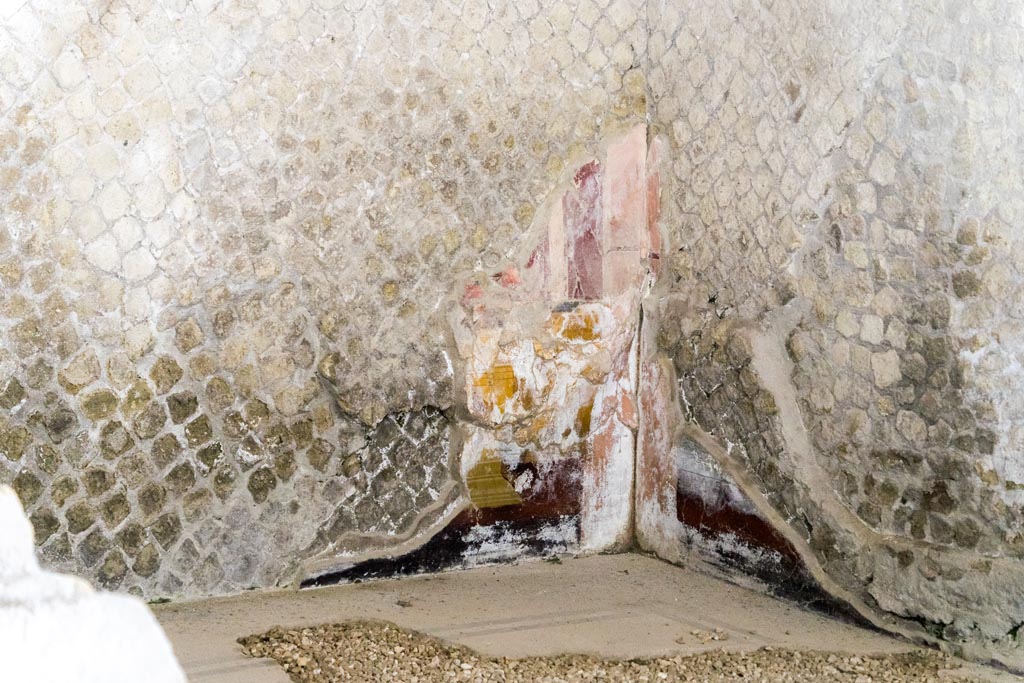 Herculaneum Villa dei Papiri. October 2023. Room (g), detail from north-east corner. Photo courtesy of Johannes Eber.